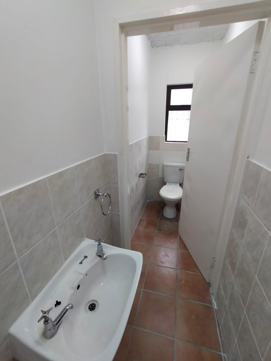 To Let commercial Property for Rent in Triangle Farm Western Cape